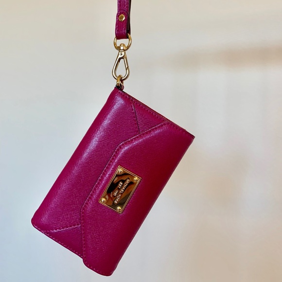 Michael Kors Handbags - Michael Kors Wristlet